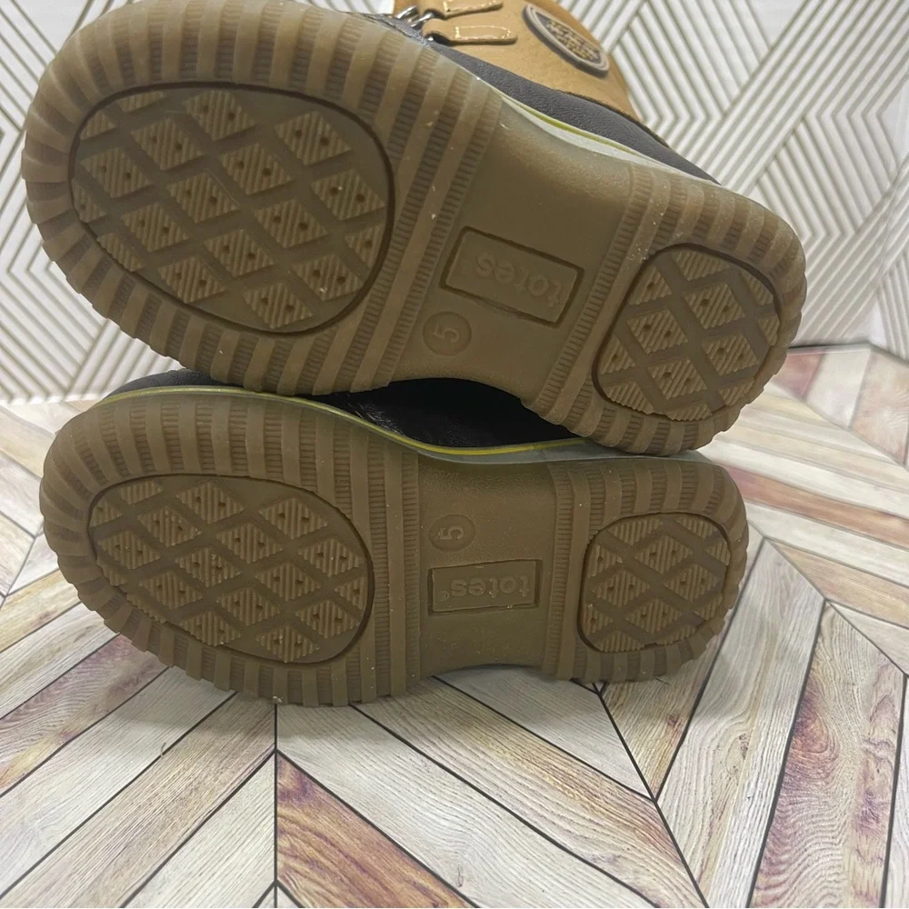 Totes David Toddler Boys Insulated Winter Boots NWT size 5M NWOT G10‎